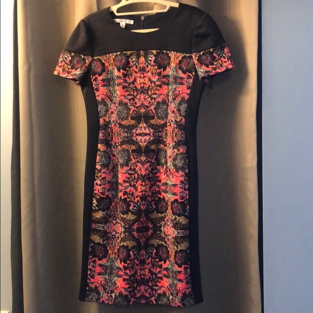 Multi-color flattering scuba dress size 6